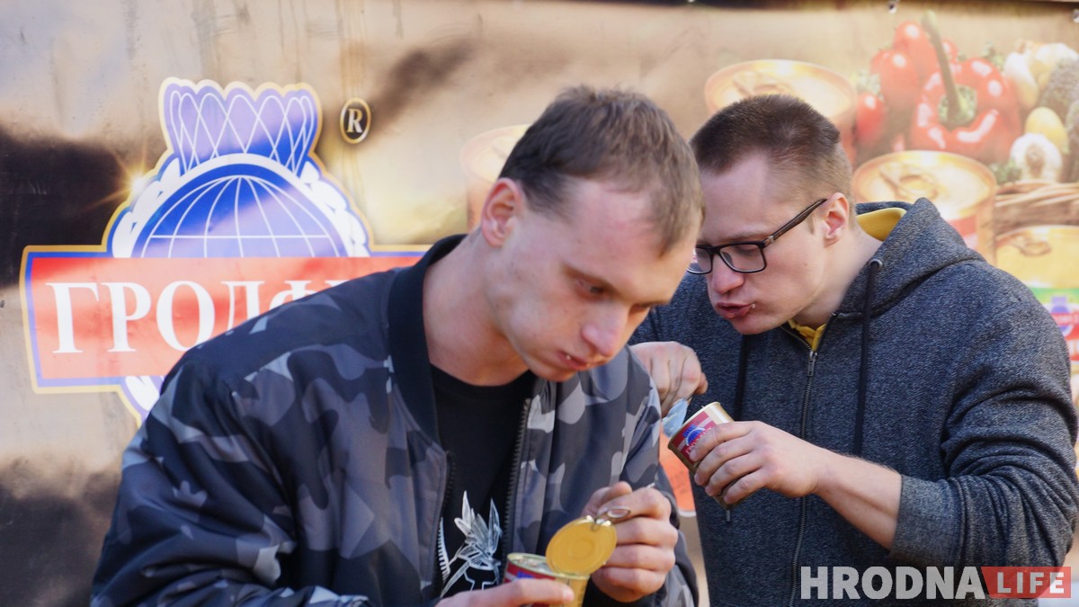 Неманская весна-2019: Безумный Макс разбудил туристов-водников от спячки и накормил тушенкой Неманская весна-2019: Безумный Макс разбудил туристов-водников от спячки и накормил тушенкой