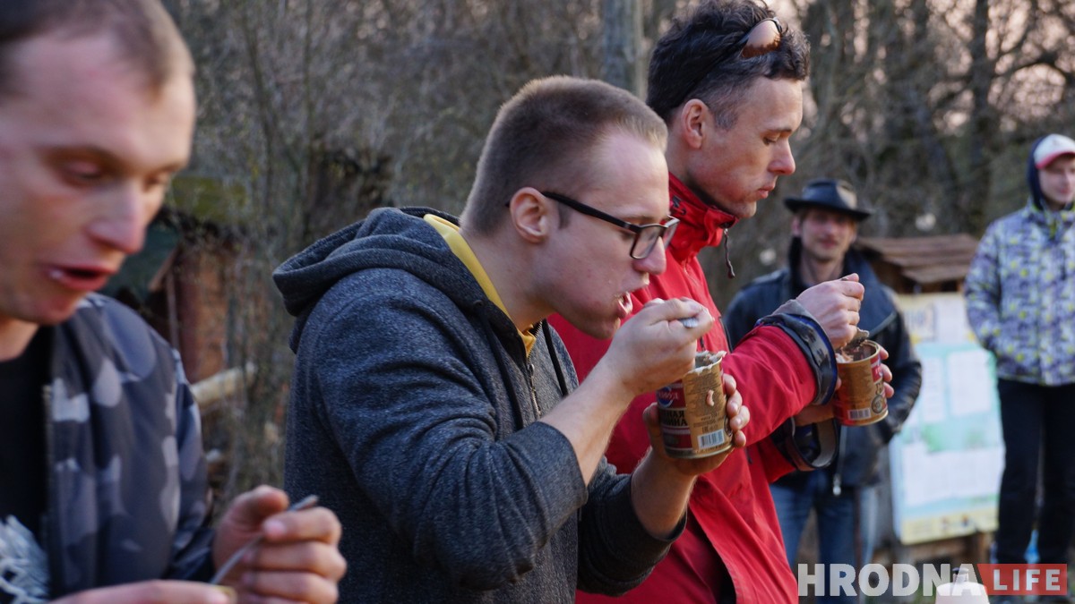 Неманская весна-2019: Безумный Макс разбудил туристов-водников от спячки и накормил тушенкой Неманская весна-2019: Безумный Макс разбудил туристов-водников от спячки и накормил тушенкой