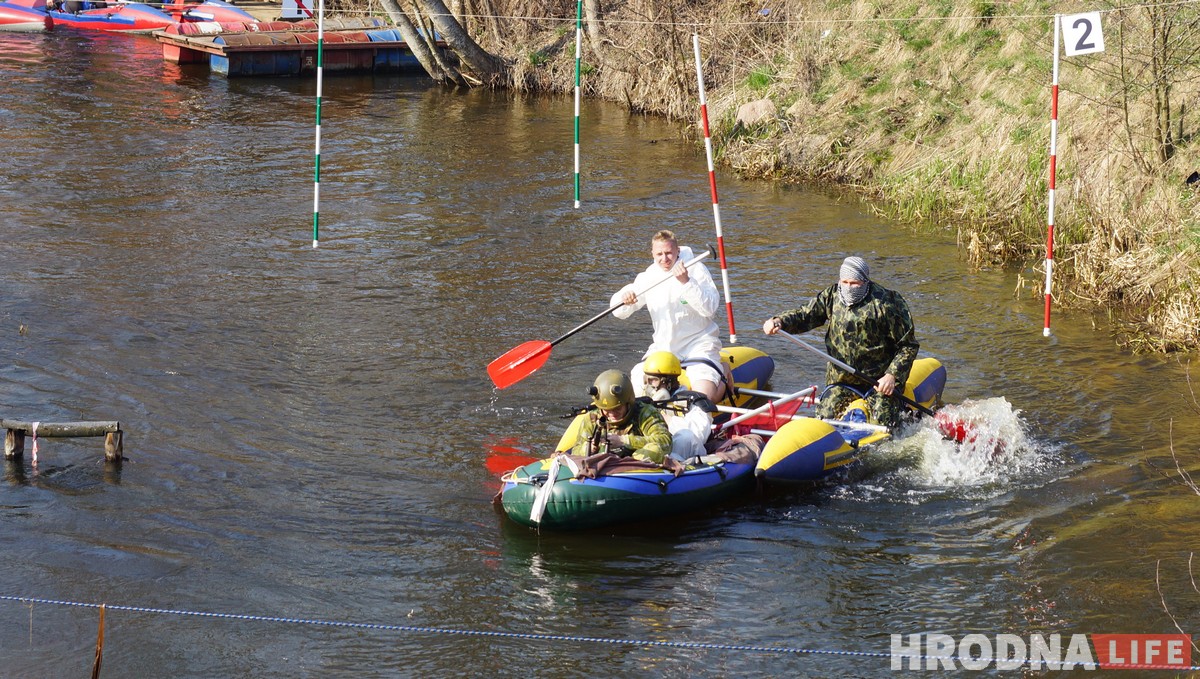 Неманская весна-2019: Безумный Макс разбудил туристов-водников от спячки и накормил тушенкой Неманская весна-2019: Безумный Макс разбудил туристов-водников от спячки и накормил тушенкой