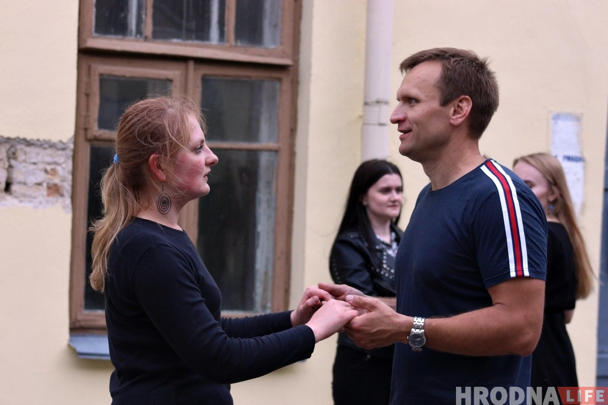 Белорусская музыка и танцы: в центре Гродно вновь оживает дворик Белорусская музыка и танцы: в центре Гродно вновь оживает дворик