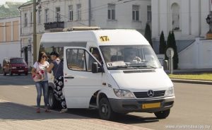 В Гродно для школьников-отличников предлагают ввести бесплатный проезд на маршрутках