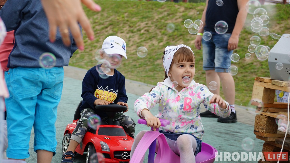 Гродно во второй раз встречал Vulitsa Ezha. Было вкусно, весело и солнечно Гродно во второй раз встречал Vulitsa Ezha. Было вкусно, весело и солнечно