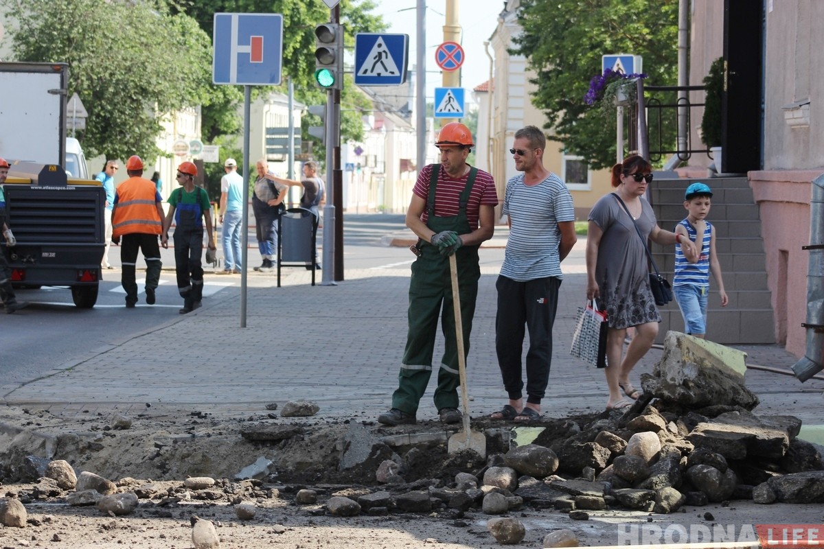 Улицу Большую Троицкую закрыли на ремонт Улицу Большую Троицкую закрыли на ремонт