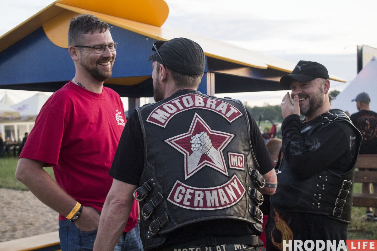 РСП, Dzieciuki и бесплатные татуировки. Как прошел байк-фестиваль «Хавайся ў бульбу-2019» РСП, Dzieciuki и бесплатные татуировки. Как прошел байк-фестиваль «Хавайся ў бульбу-2019»