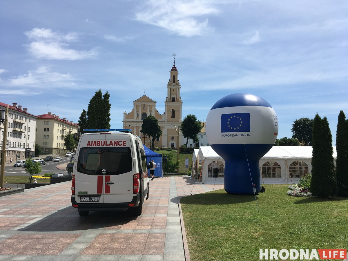 Фотофакт: В Гродно на один день появилась поликлиника под открытым небом Фотофакт: В Гродно на один день появилась поликлиника под открытым небом