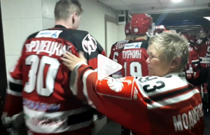 Напутствие от преданного болельщика: смотрите, какая традиция есть у хоккейного "Немана" Напутствие от преданного болельщика: смотрите, какая традиция есть у хоккейного "Немана"