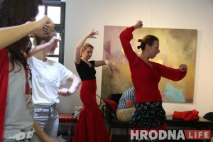 Ночной костёр, танцы и "папараць-кветка". Под Гродно ещё раз отпраздновали Купалье Ночной костёр, танцы и "папараць-кветка". Под Гродно ещё раз отпраздновали Купалье