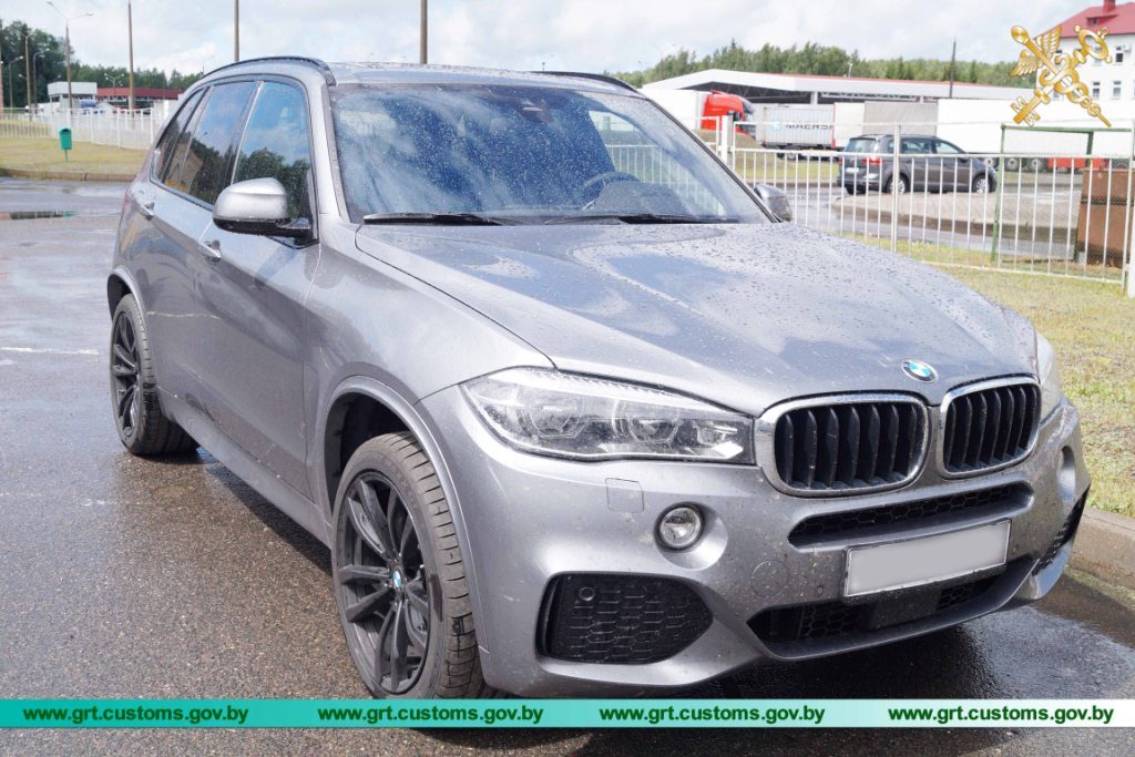 Гродненские таможенники задержали BMW, который разыскивал Интерпол