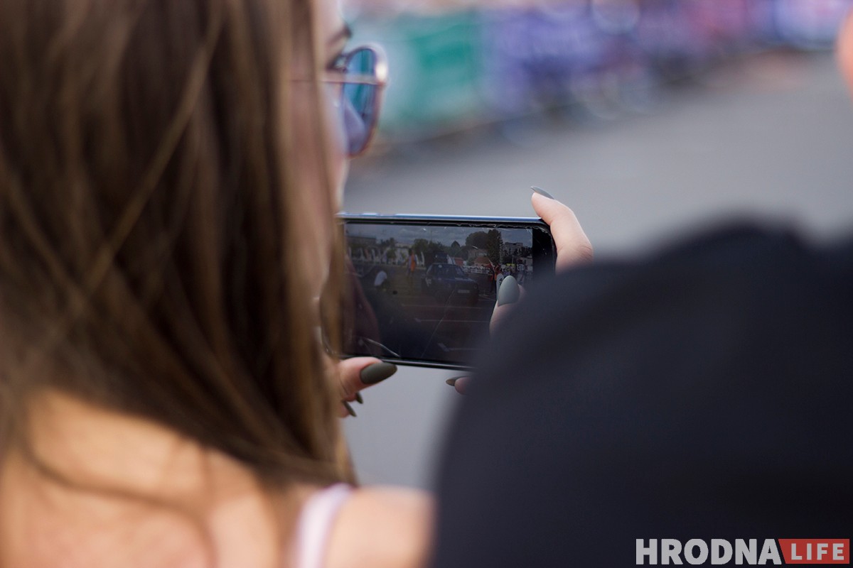 Колеса над землей, рев мотора на всю парковку: в Гродно прошел четвертый этап автоджимханы Четвертый этап кубка ADTBY по джимхане в Гродно