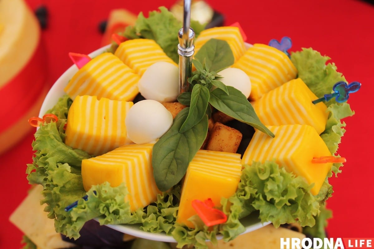 Колизей и Лесик. Топ-10 фигурок из сыра с Фестиваля сыра в Гродно Колизей и Лесик. Топ-10 фигурок из сыра с Фестиваля сыра в Гродно