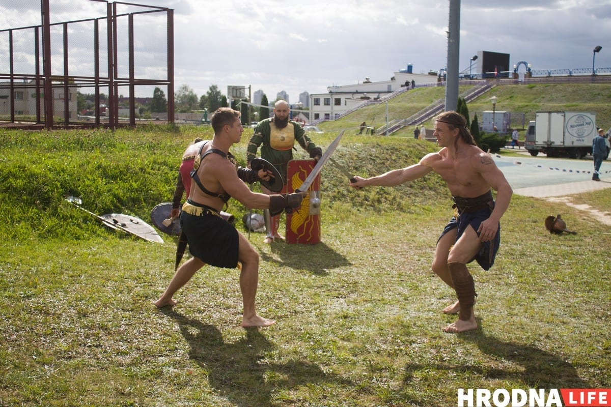 Колизей и Лесик. Топ-10 фигурок из сыра с Фестиваля сыра в Гродно Колизей и Лесик. Топ-10 фигурок из сыра с Фестиваля сыра в Гродно
