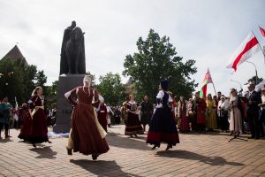 В Слониме открыли бюст Михаилу Казимеру Огинскому