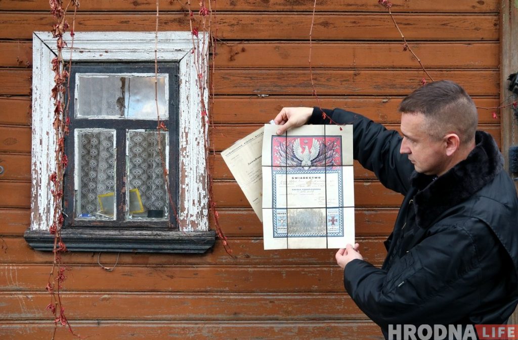 «За такие документы людей вывозили, как врагов советского народа». Необычная находка гродненца в старом доме