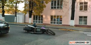 Мотоцикл столкнулся с такси на улице Пушкина Мотоцикл столкнулся с такси на улице Пушкина