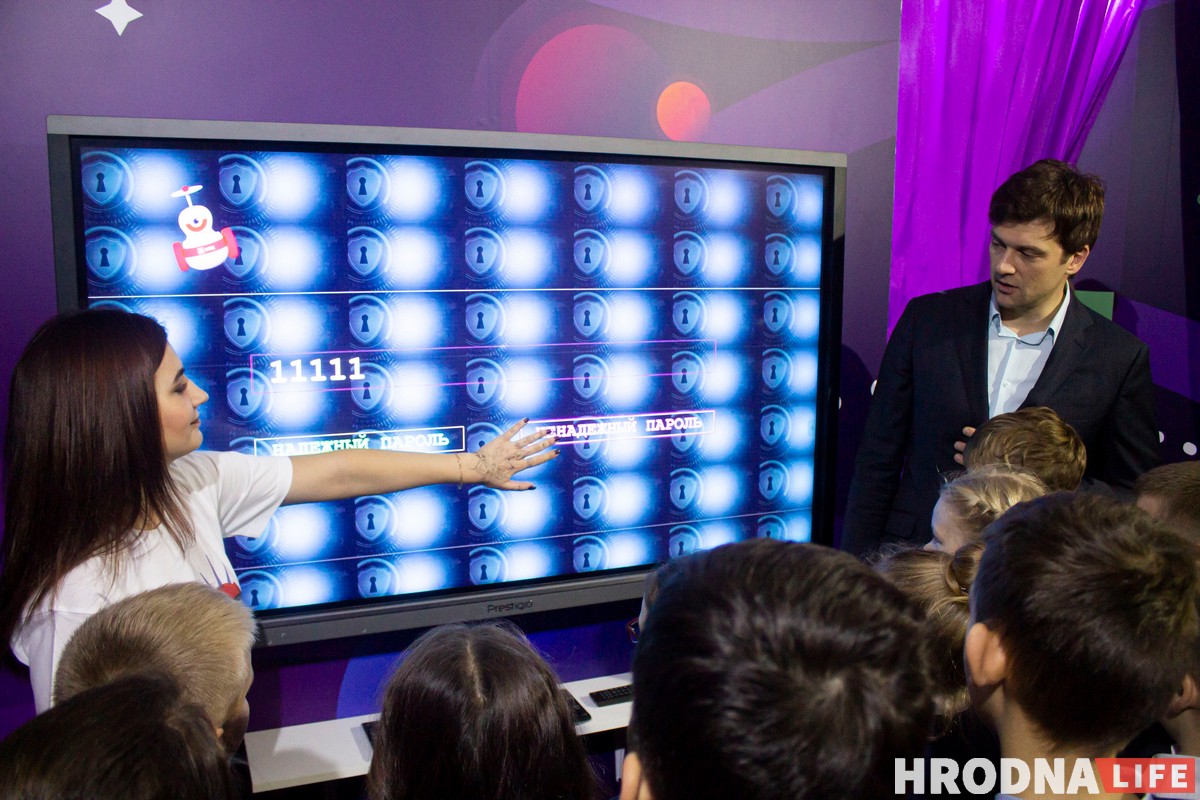 Что ваши дети увидят на выставке "Вселенная интернета" Что ваши дети увидят на выставке "Вселенная интернета"