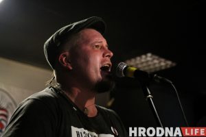 Угадай мелодию: узнаешь ли ты гродненских музыкантов по фрагменту песни? Алесь Денисов на концерте группы Dzieciuki