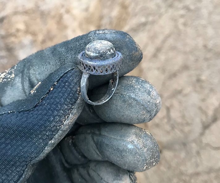 Проблема стоит остро. Археологи предлагают запретить черным копателям металлодетекторы