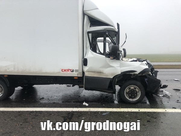 Грузовик в тумане врезался в трактор под Гродно