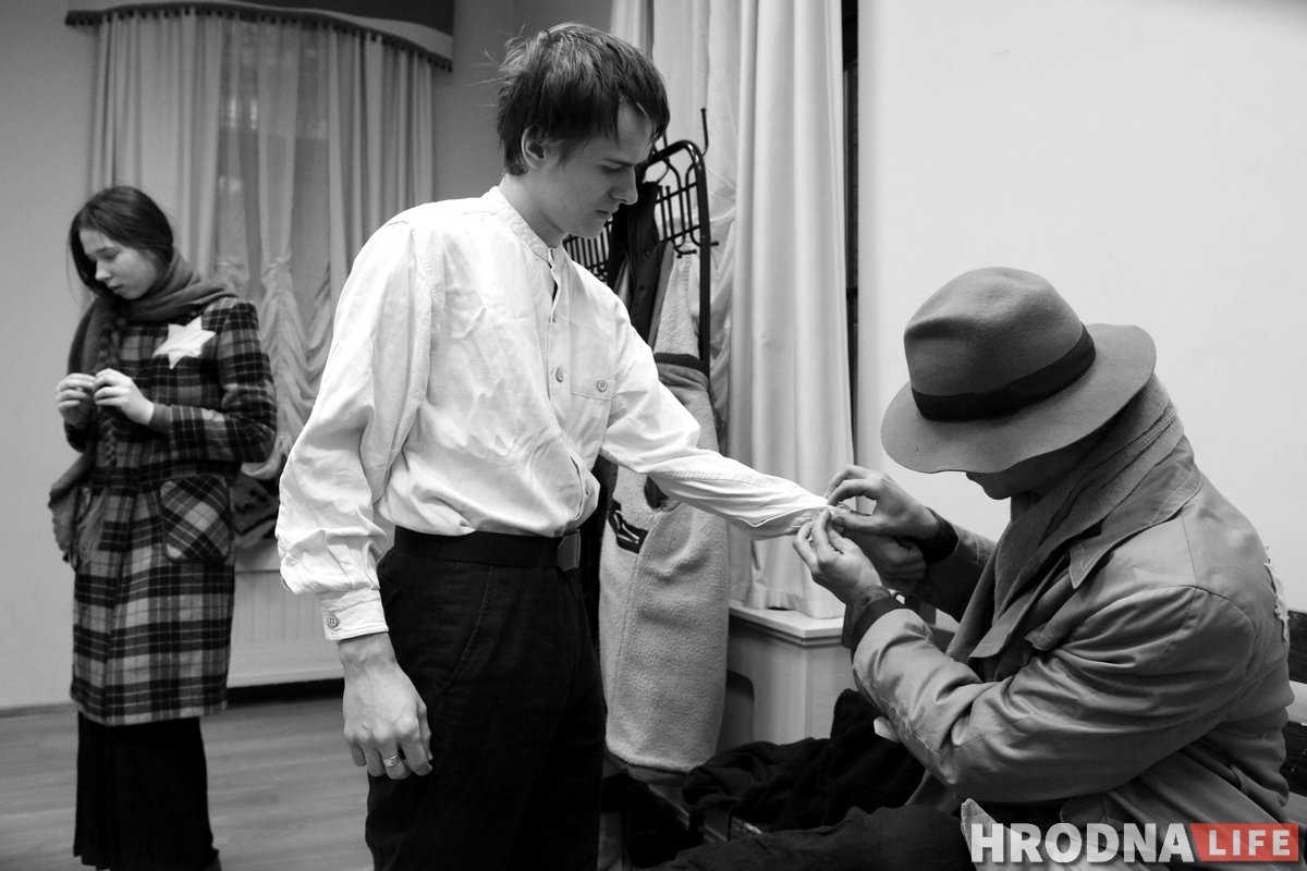 "Молчаливый" перформанс в память жертв Холокоста прошел в Гродно "Молчаливый" перформанс в память жертв Холокоста прошел в Гродно