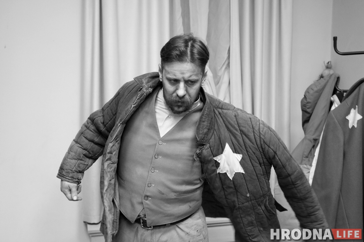 "Молчаливый" перформанс в память жертв Холокоста прошел в Гродно "Молчаливый" перформанс в память жертв Холокоста прошел в Гродно