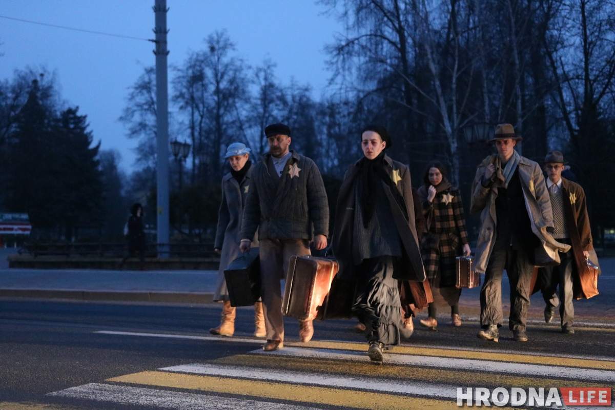 "Молчаливый" перформанс в память жертв Холокоста прошел в Гродно "Молчаливый" перформанс в память жертв Холокоста прошел в Гродно