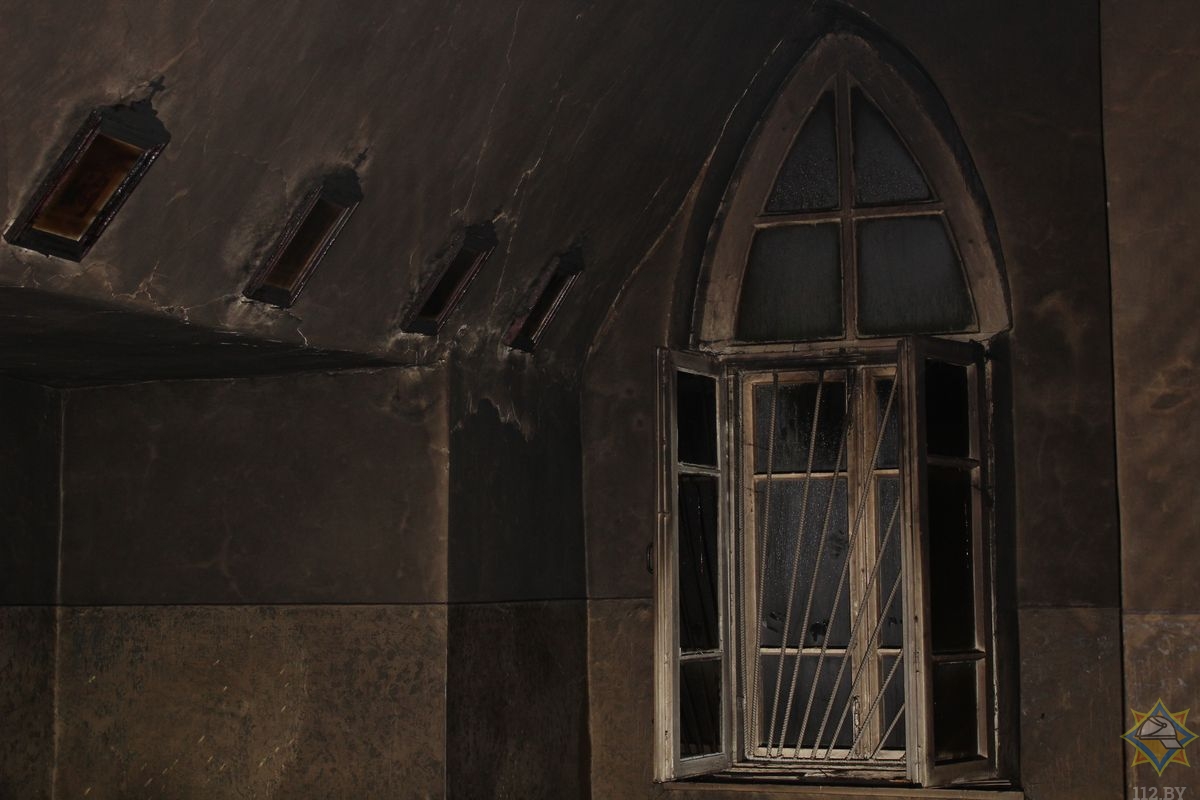 В Святске горела часовня напротив дворца Воловичей (обновлено) В Святске горела часовня напротив дворца Воловичей (обновлено)