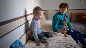 «Но я в этом не виноват». Маленький Миша, с которым отец скрывался в России, вернулся домой «Но я в этом не виноват». Маленький Миша, с которым отец скрывался в России, вернулся домой