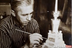 Дружил с Быковым и Васильком. Кем был Семёнов, который создал в Гродно памятник воинам и партизанам