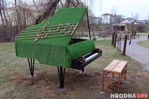 «По законам агрогородка». Коммунальщики так "украсили" Гродно, что люди больше не могут молчать