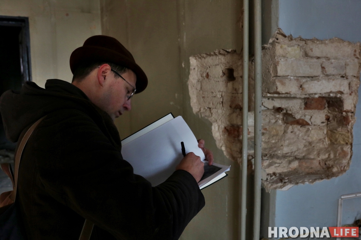 Туалета в королевских покоях не будет: польских специалистов ознакомили с ходом реконструкции Старого замка Туалета в королевских покоях не будет: польских специалистов ознакомили с ходом реконструкции Старого замка