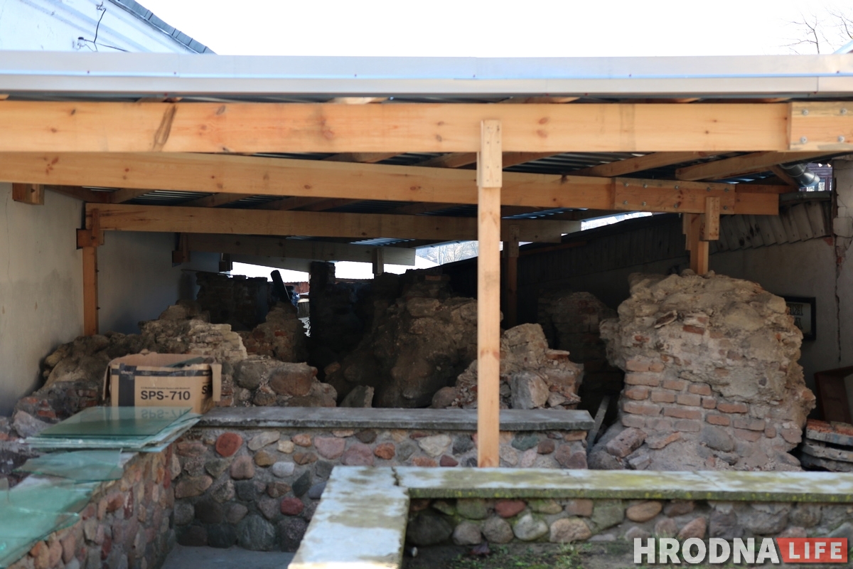 Туалета в королевских покоях не будет: польских специалистов ознакомили с ходом реконструкции Старого замка Туалета в королевских покоях не будет: польских специалистов ознакомили с ходом реконструкции Старого замка