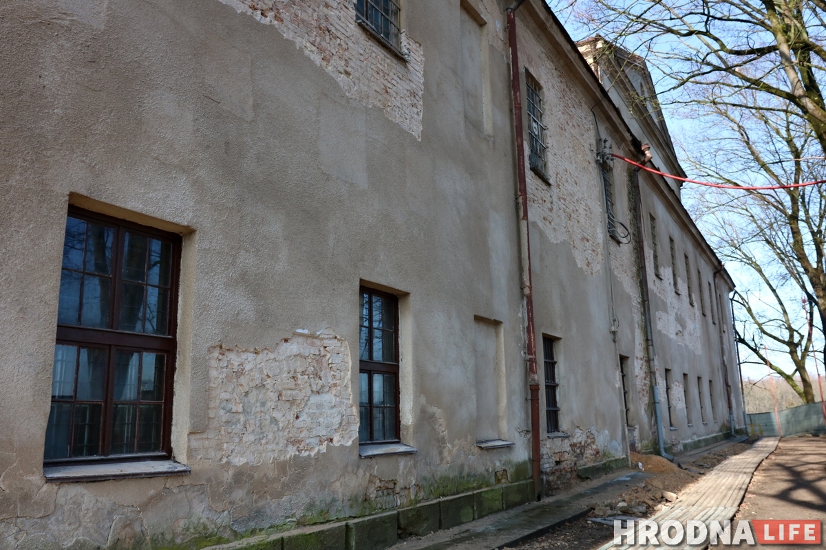 Туалета в королевских покоях не будет: польских специалистов ознакомили с ходом реконструкции Старого замка Туалета в королевских покоях не будет: польских специалистов ознакомили с ходом реконструкции Старого замка