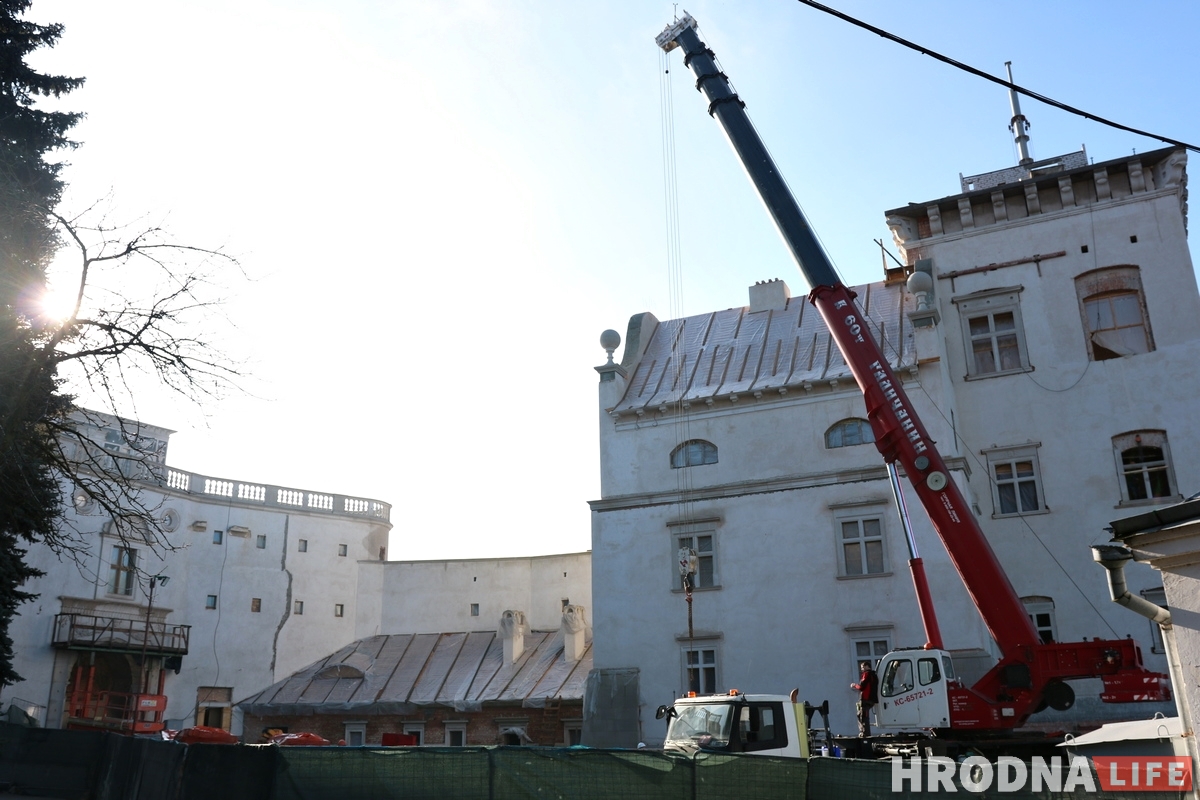 Туалета в королевских покоях не будет: польских специалистов ознакомили с ходом реконструкции Старого замка Туалета в королевских покоях не будет: польских специалистов ознакомили с ходом реконструкции Старого замка