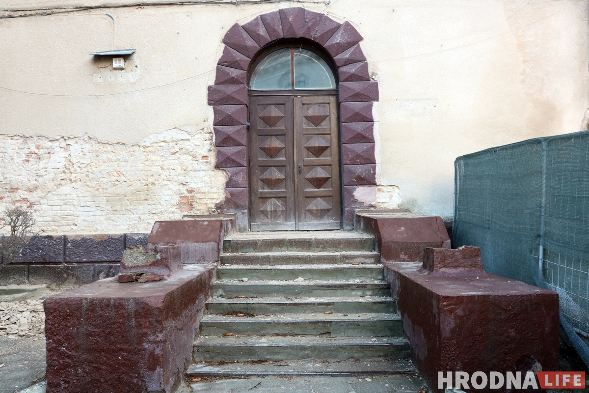 Туалета в королевских покоях не будет: польских специалистов ознакомили с ходом реконструкции Старого замка Туалета в королевских покоях не будет: польских специалистов ознакомили с ходом реконструкции Старого замка