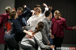 Перформанс, музыка и дефиле. Детский хоспис делает благотворительность модным трендом Гродно Детский хоспис перформанс Дзіцячы хоспіс перформанс