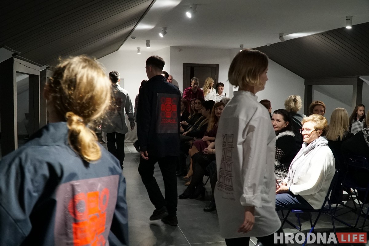 Перформанс, музыка и дефиле. Детский хоспис делает благотворительность модным трендом Гродно Перформанс, музыка и дефиле. Детский хоспис делает благотворительность модным трендом Гродно