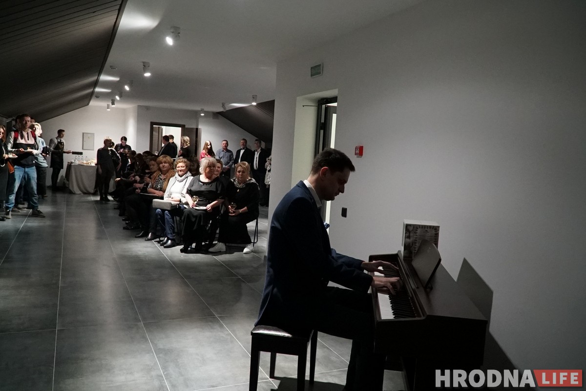 Перформанс, музыка и дефиле. Детский хоспис делает благотворительность модным трендом Гродно Перформанс, музыка и дефиле. Детский хоспис делает благотворительность модным трендом Гродно