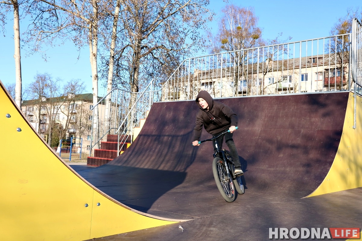 В Гродно появилась рампа для экстремальных видов спорта. Это подарок от табачки