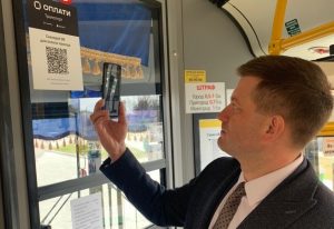 Теперь и в Гродно можно оплатить проезд в автобусе смартфоном