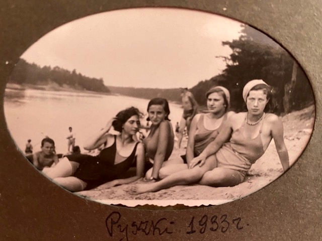 "Бабуля перад смерцю сказала, што яна яўрэйка". У Парыжы знайшлі лісты з Гродна 1930-40-х