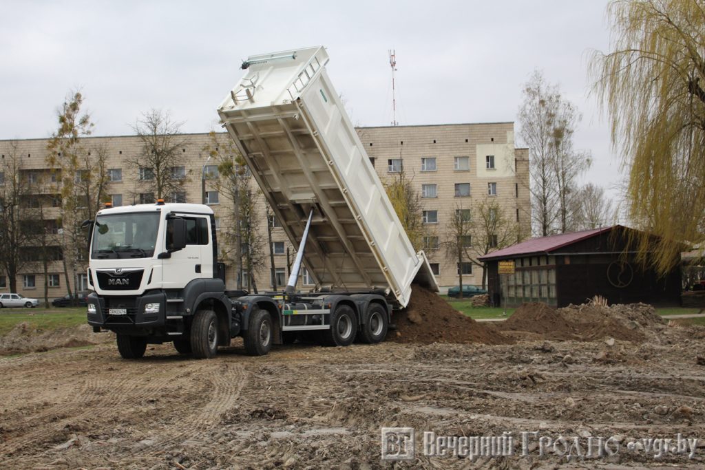 Один из двух прудов на Курчатова засыпят: восстанавливать дорого