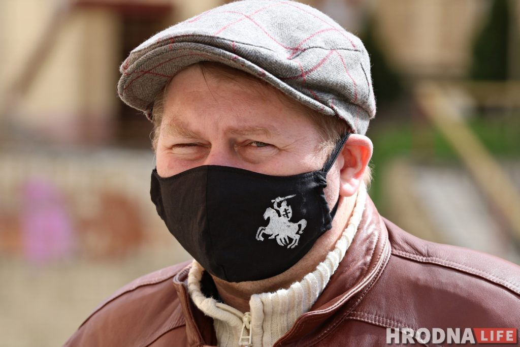 Антивирусная мода: какие маски носят гродненцы