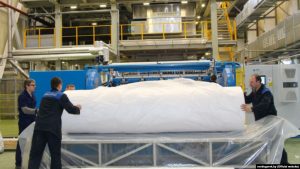 На предприятии, где выпускают материалы для медицинских масок, нашли коронавирус