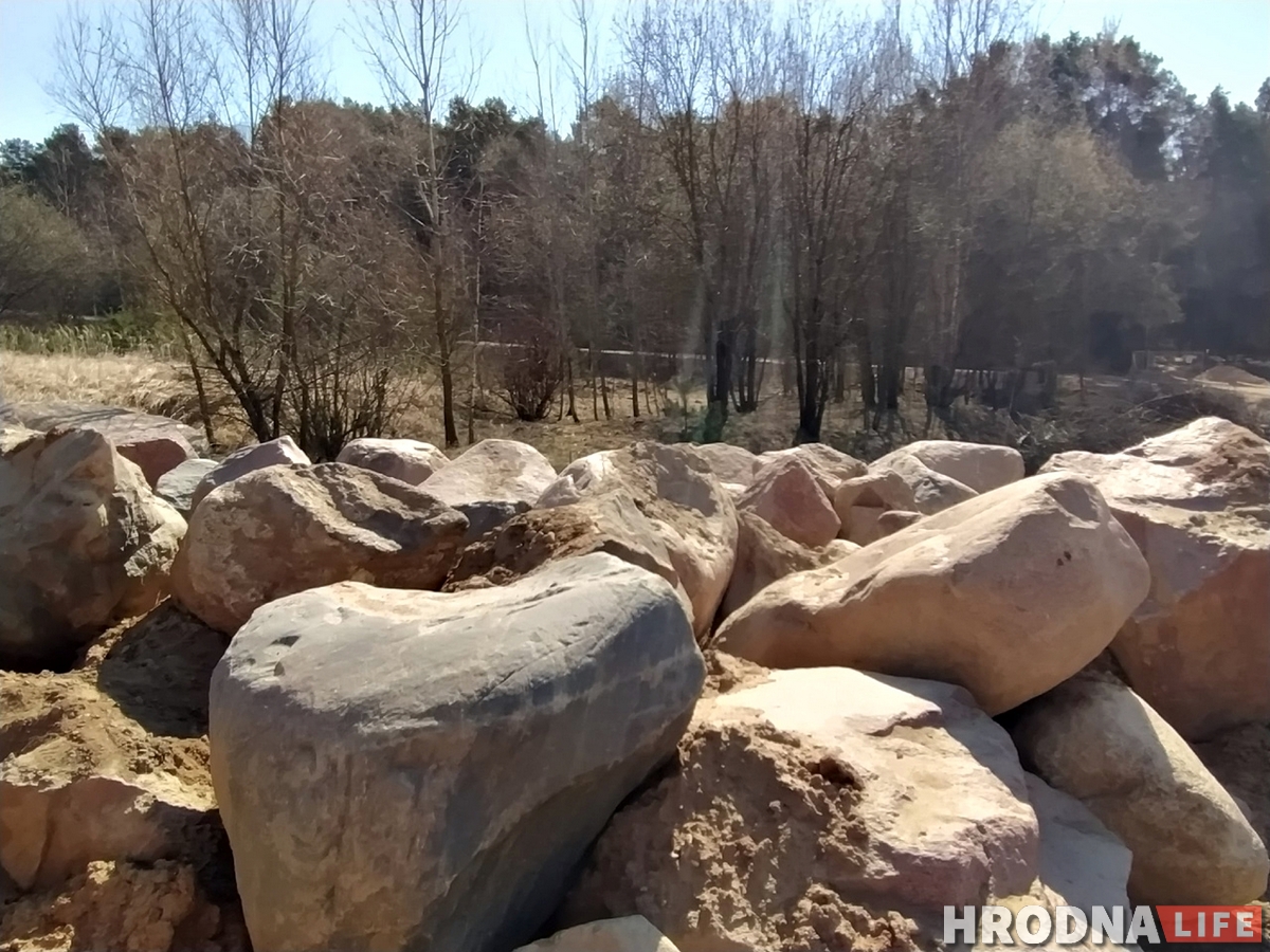 На БЛК знайшлі дзясяткі валуноў. Што з імі можна зрабіць?