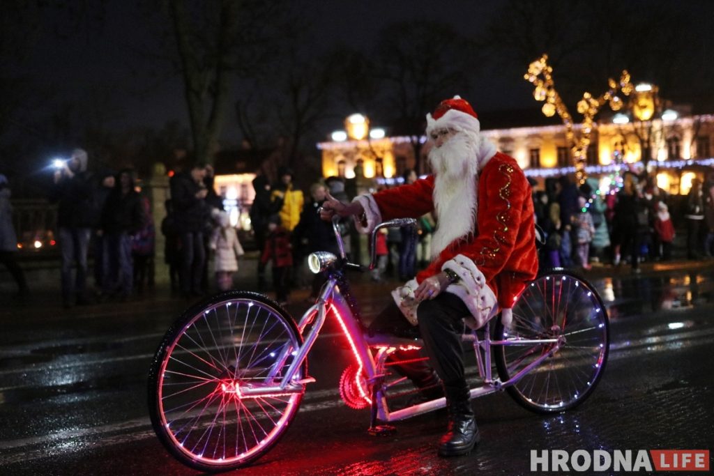 В “Волчке” минимум вложений: гродненец сделал крутой велосипед из картона и светодиодов