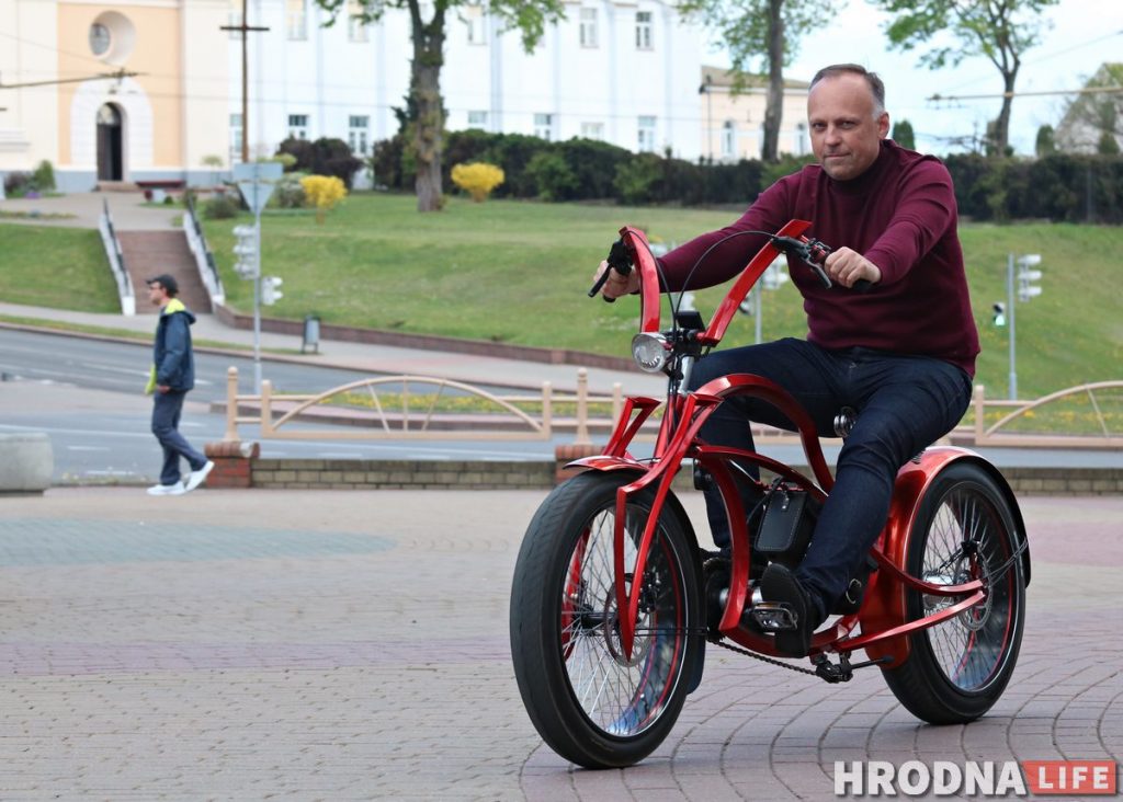 "Чырвоная маланка". Гродзенец сам сабраў электрабайк за 6000 долараў