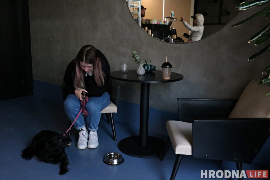 На Шчорса адкрылася кавярня, куды можна прыходзіць з жывёламі