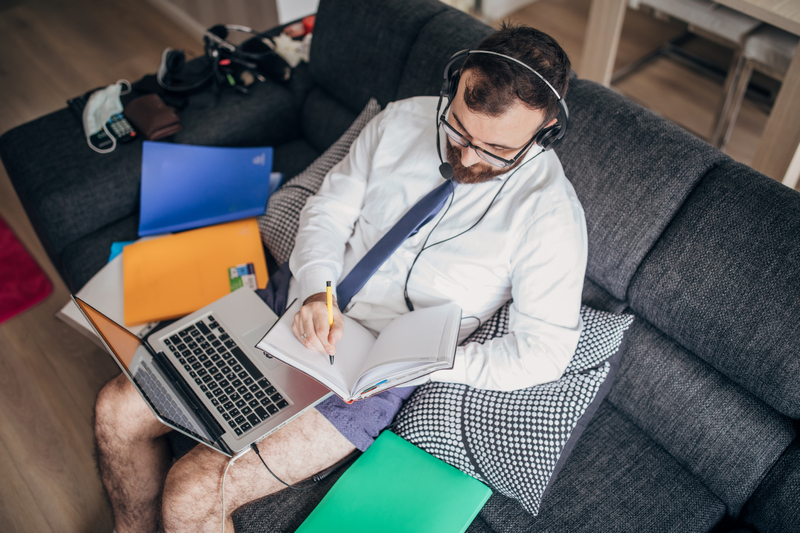 Начать жизнь на удаленке: 7 правил от психолога для самоизоляции без потерь