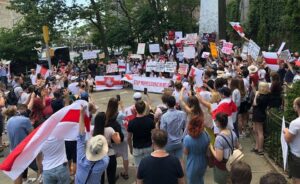 «Мы хотим выразить поддержку и гордость за соотечественников». Белорусы в США комментируют события на родине