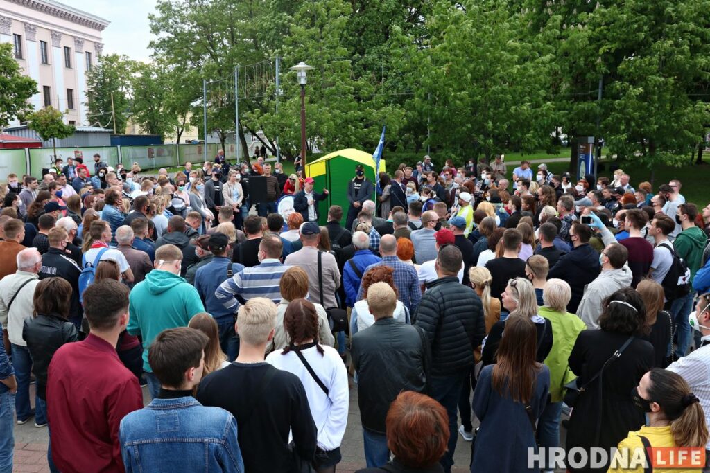 "Президент - не бог и не царь". Что Валерий Цепкало говорил на пикете в Гродно